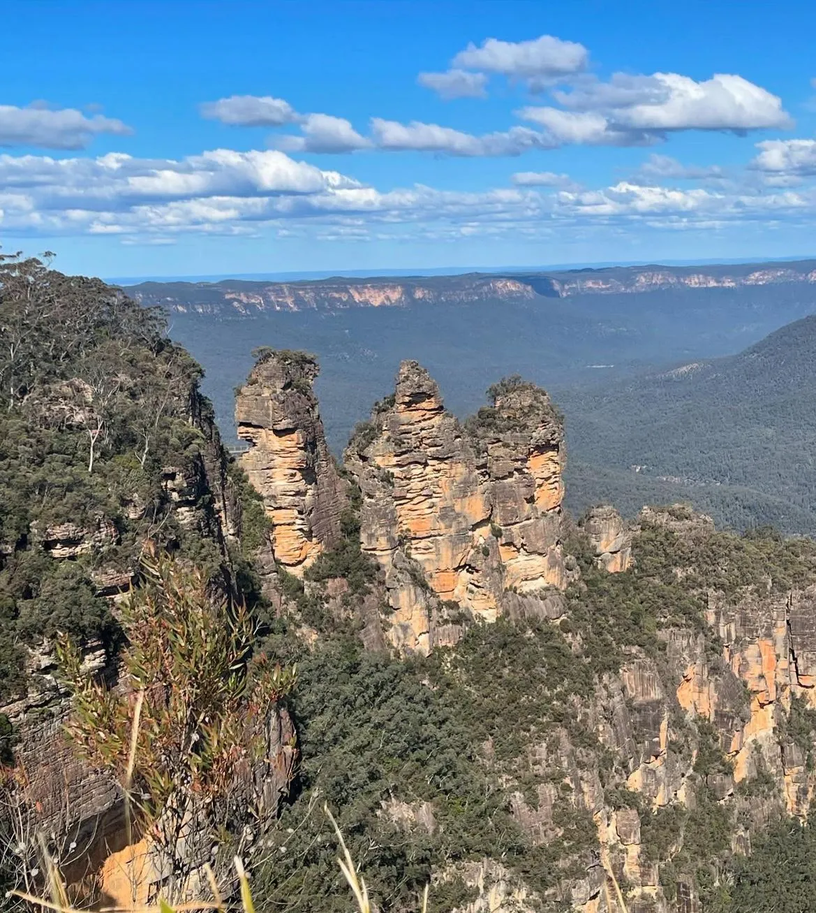 What Are Some Less Touristy Walks With Great Views in the Blue Mountains?